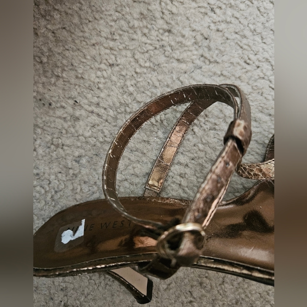 Nine West Gold Strappy Heels 6M - Picture 7 of 7
